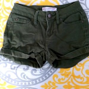 NoBo short shorts